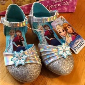 Gorgeous Glittery NWT Queen Elsa Dress Shoes Sz 11